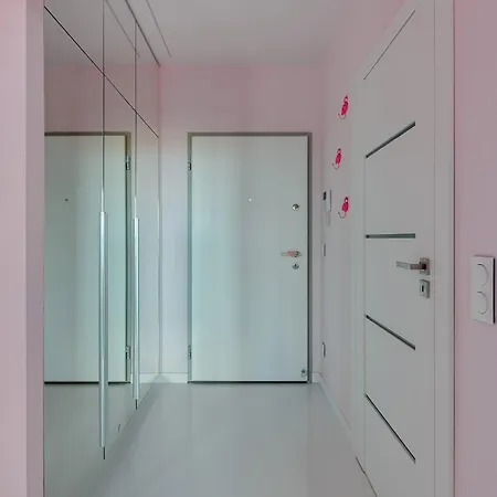 Apartment Zurawie Pink Port Before Party By Grand Danzig