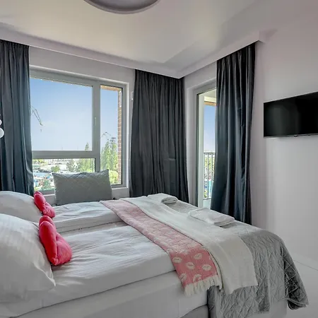 Zurawie Pink Port Before Party By Grand Apartment